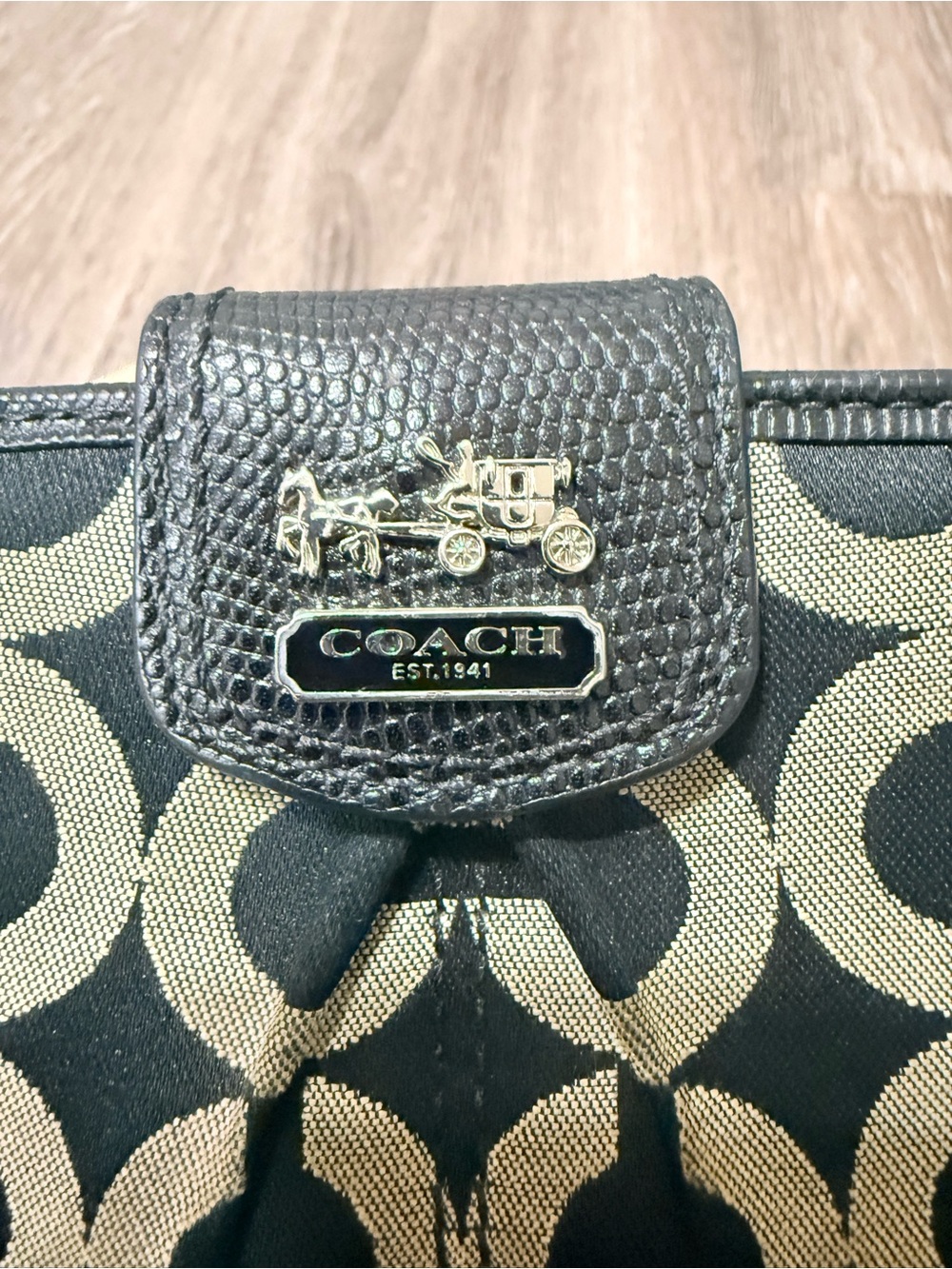 Vintage Coach Women's Black/Gray Signature Logo Snap Wallet Back Zip Pocket - Picture 4 of 10